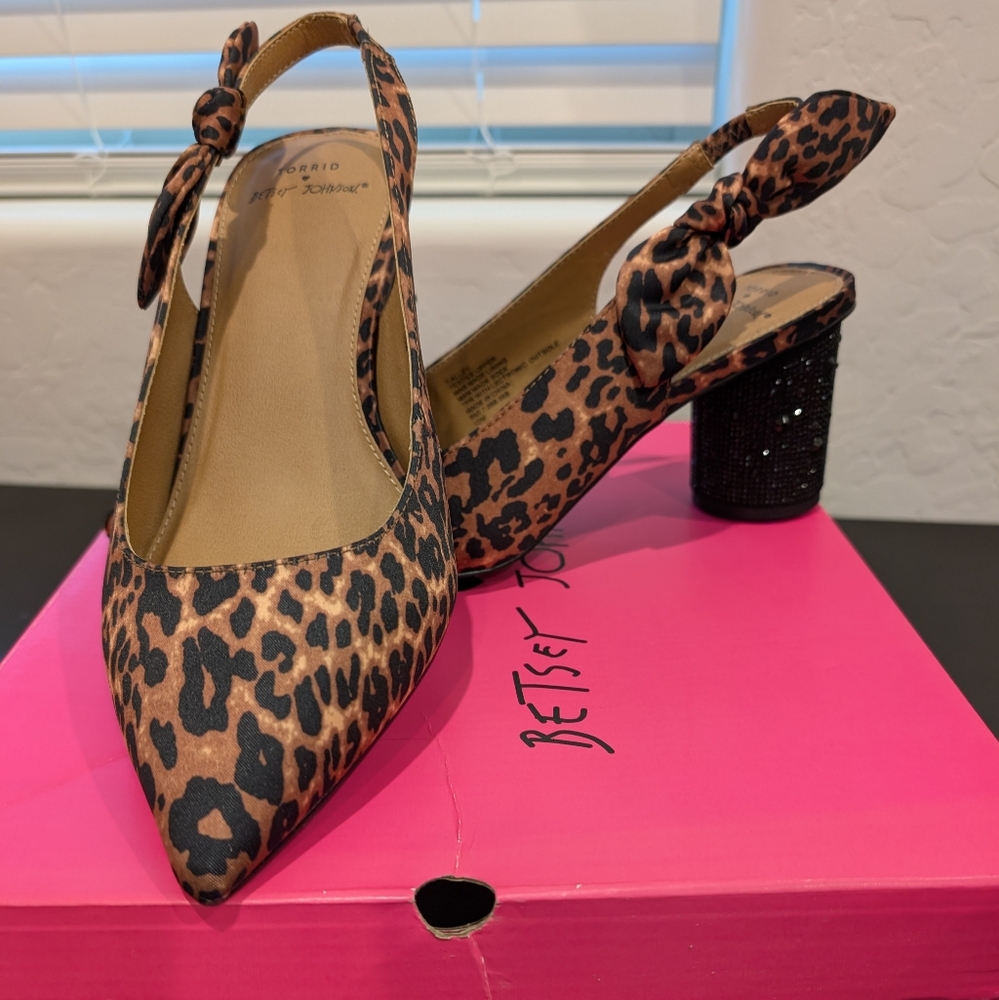 NIB Betsey Johnson/Torrid Collab Leopard Heels
